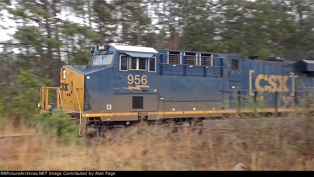 CSX 946 blasts by